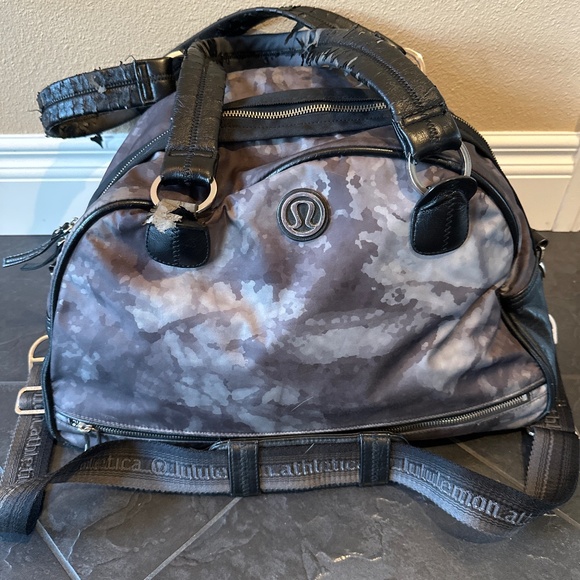 Lululemon Duffle Bag - Picture 1 of 7